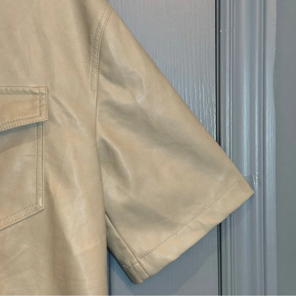 7 For All Mankind Button Up Shirt Size Medium Cream Faux Leather Oversized READ - Picture 5 of 12
